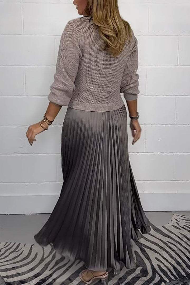 Claudia - Maxi jurk met sweater en geplooide rok